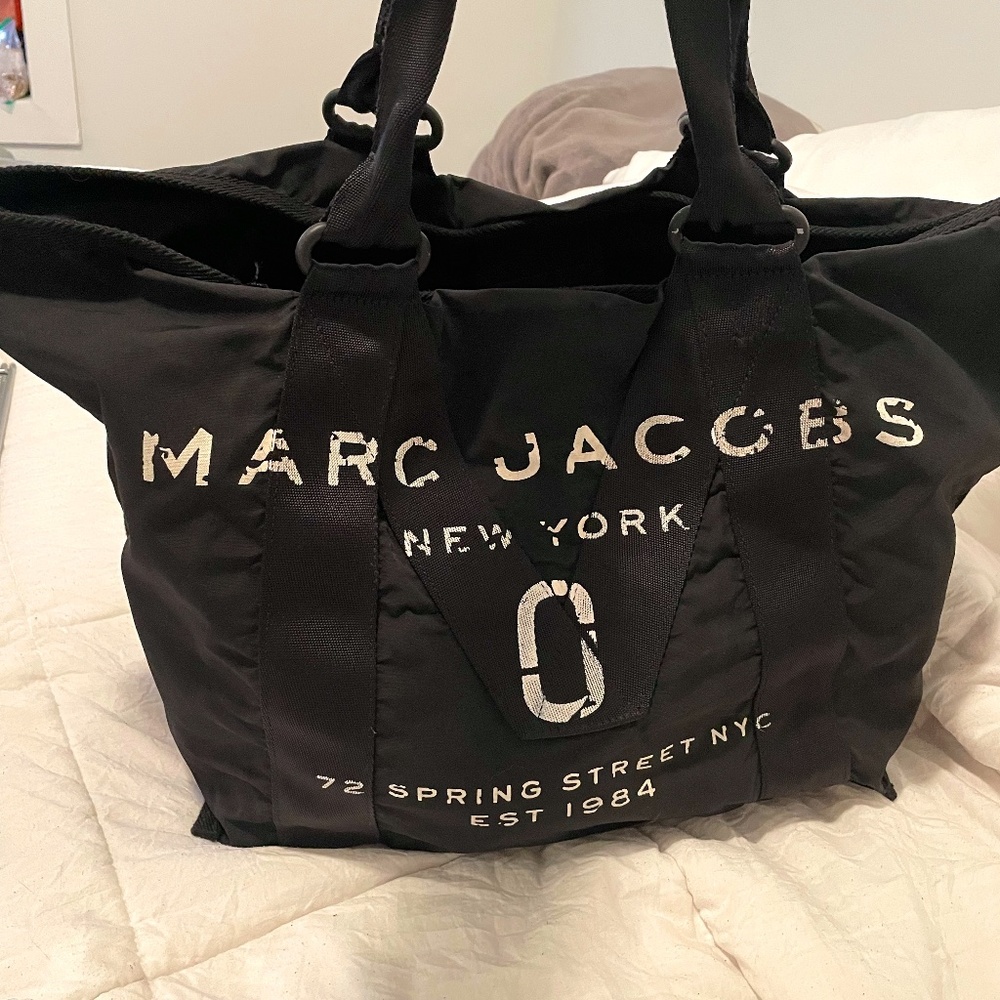 MARC JACOBS SPRING STREET LOGO TOTE BAG